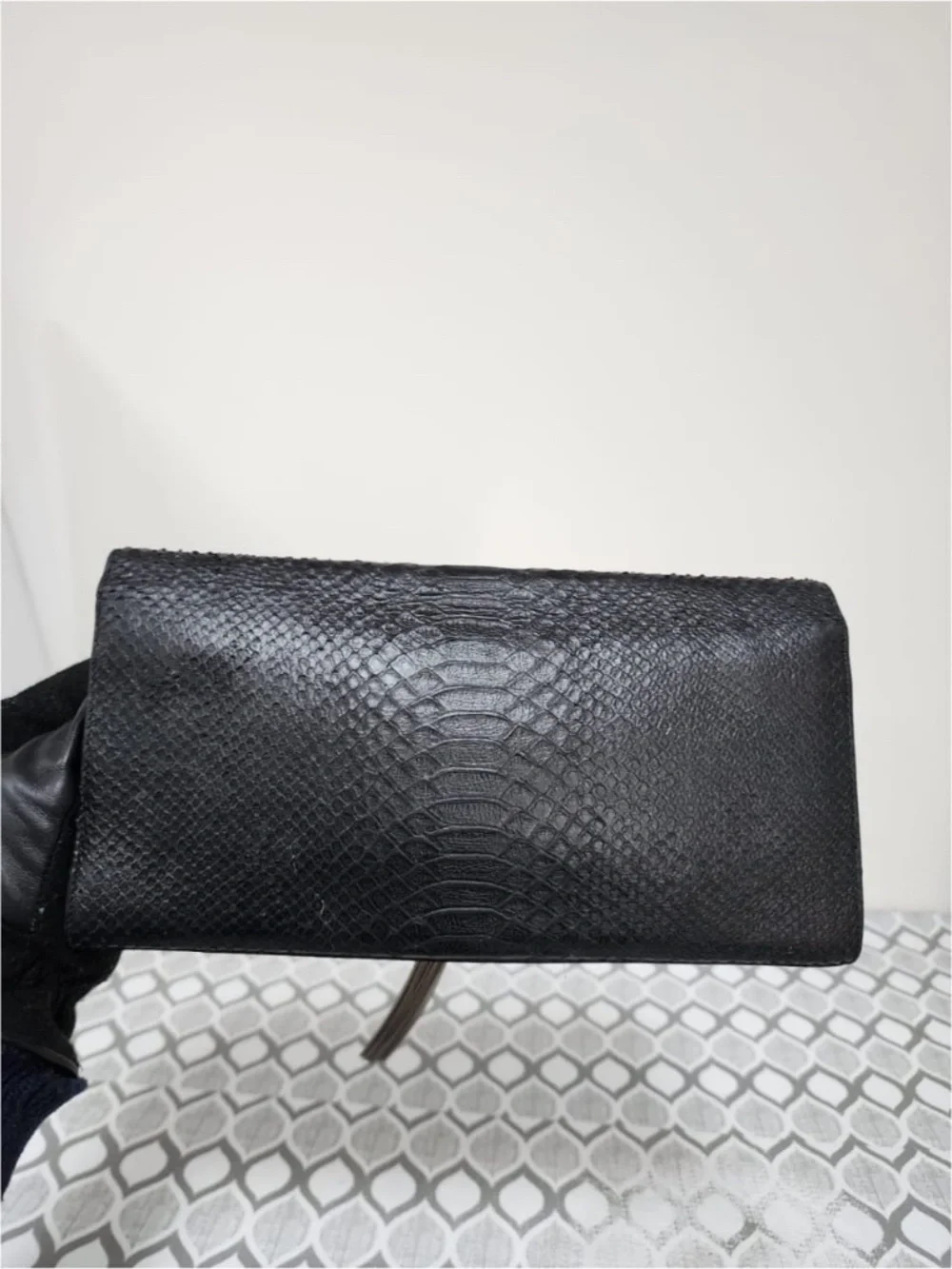 Authentic YVES SAINT LAURENT Croc Embossed Leather Tassel Kate Clutch Bag Black - Picture 4 of 11